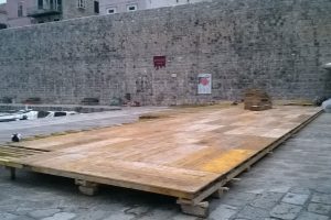 Postavljanje klizališta na Peskariji