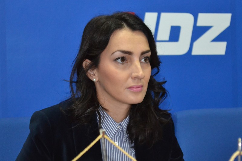 http://www.dulist.hr/wp-content/uploads/2015/10/hdz-izbori-putica-800x533.jpg