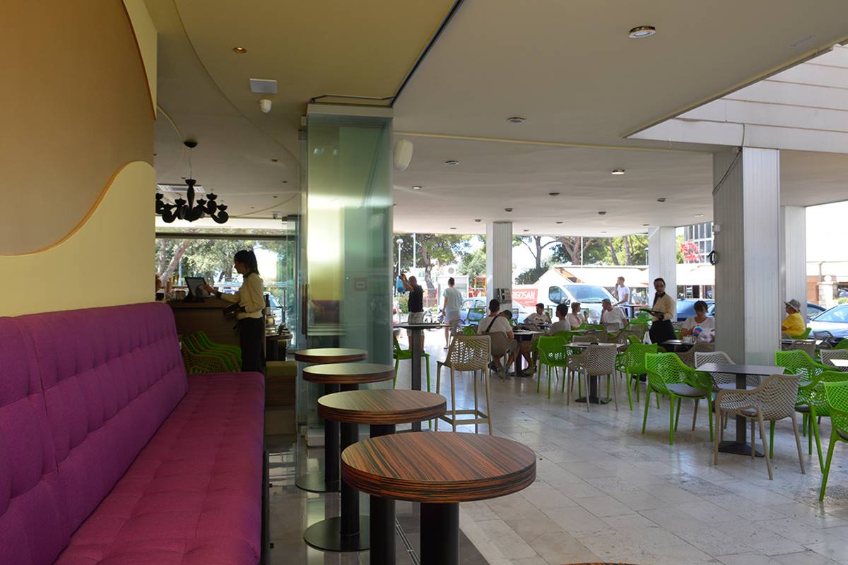 Lobby Galante Cele Obuljen (3)