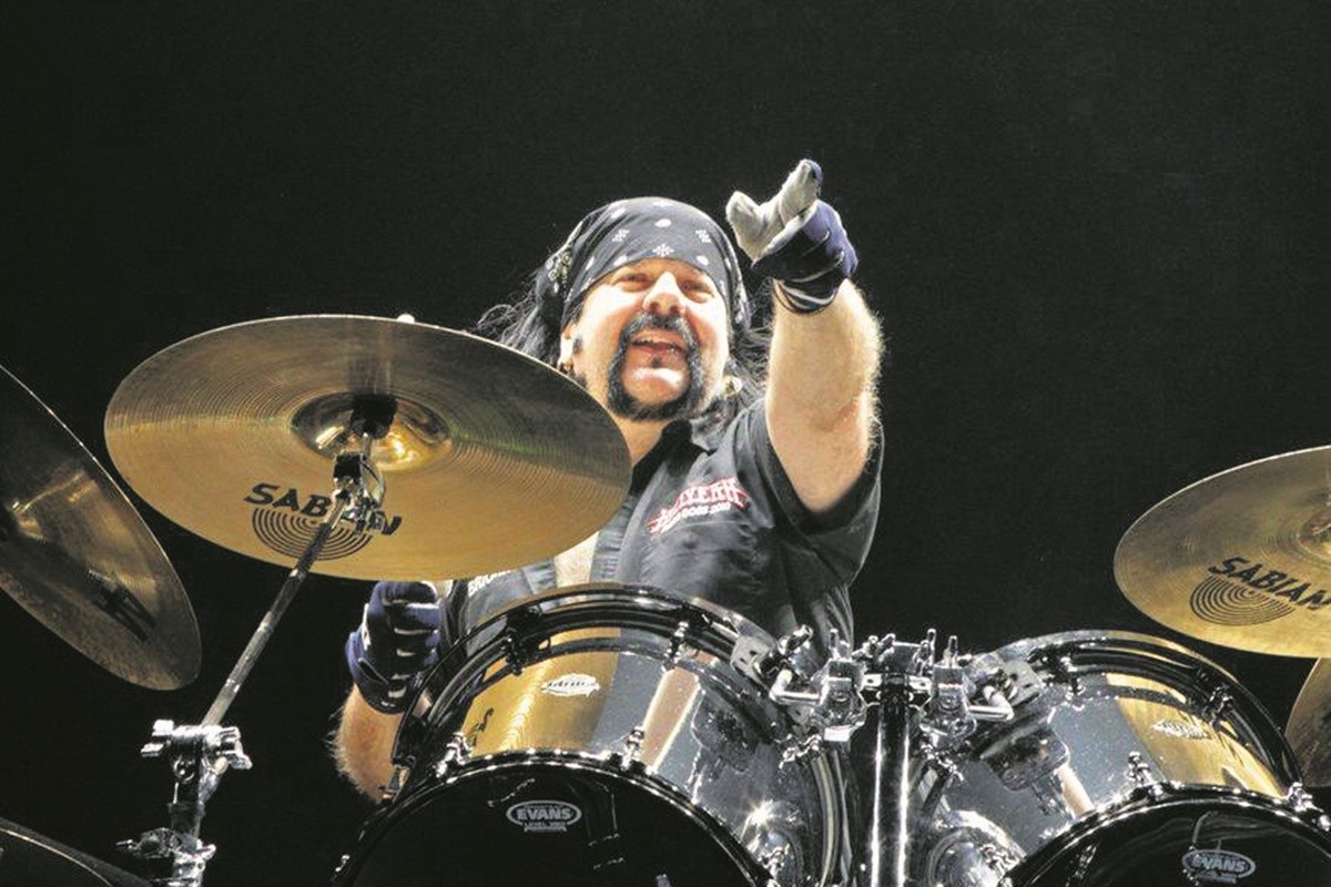 c Vinnie Paul