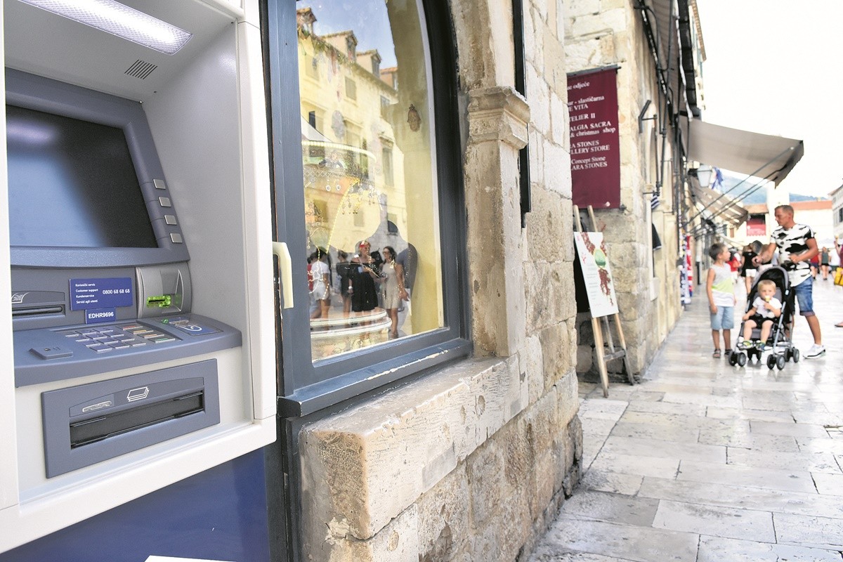 bankomat stradun 2