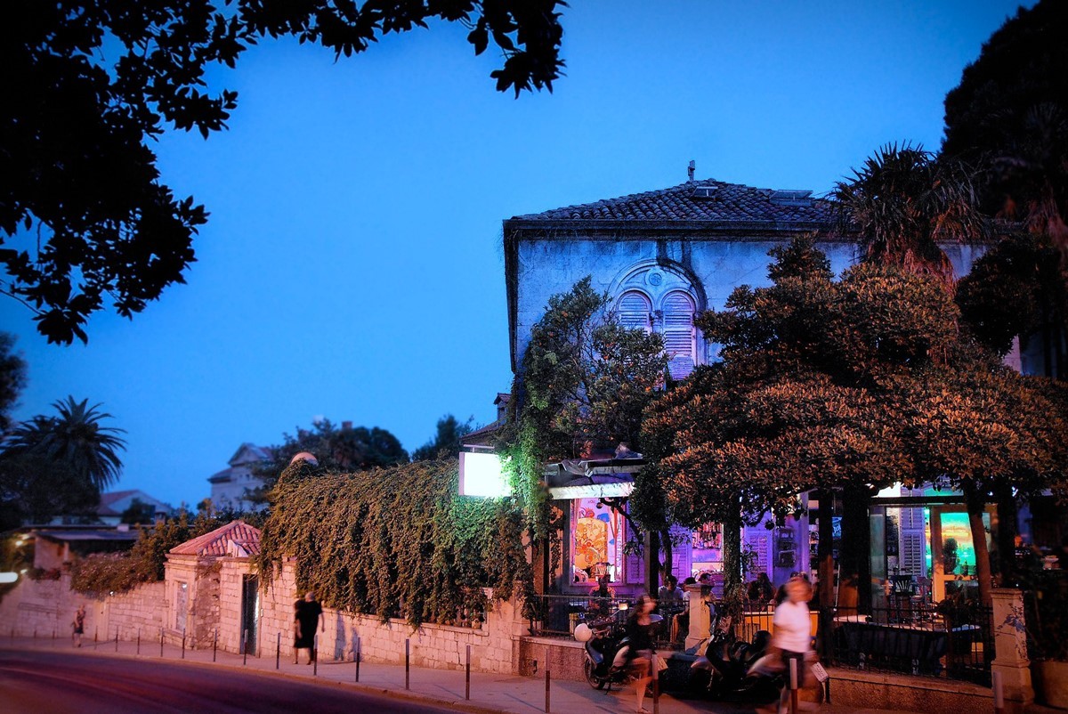 Art Cafe Povijest 14