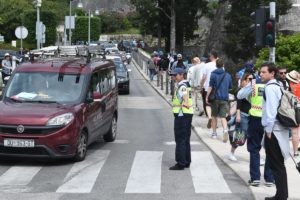 pile guzva prometni redari05