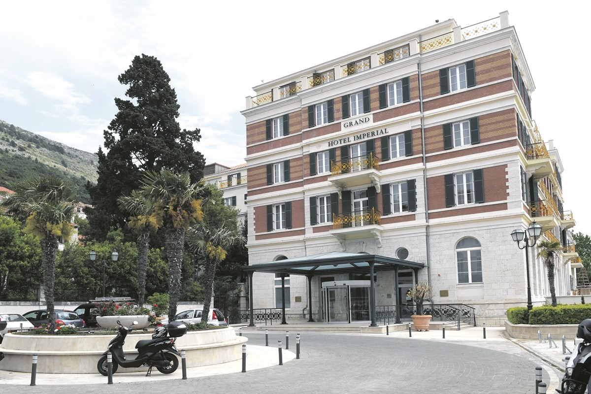 c hilton012